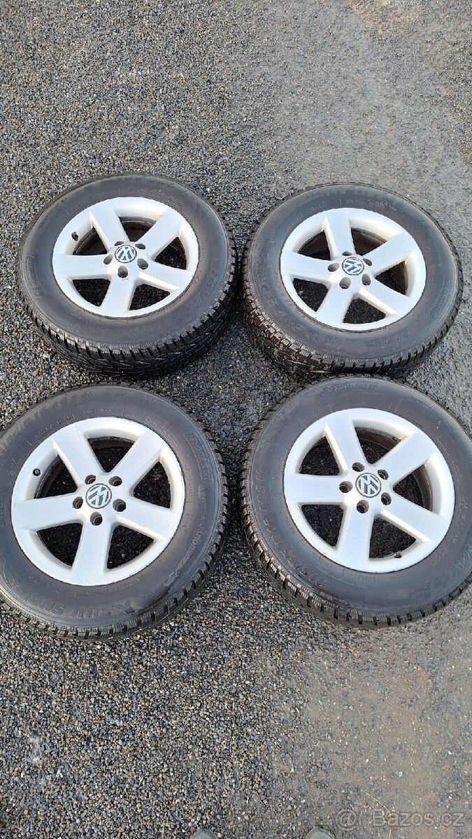 ALU 16" orig VW tiguan a zimní pneu 215/65R16