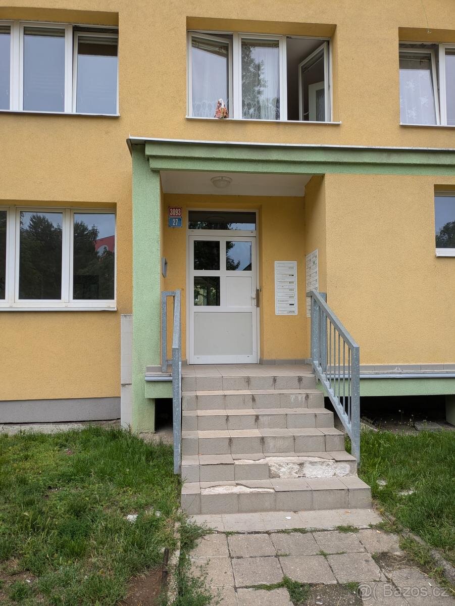 Pronájem 1+1, 27 m2, Růžová 3093, Most