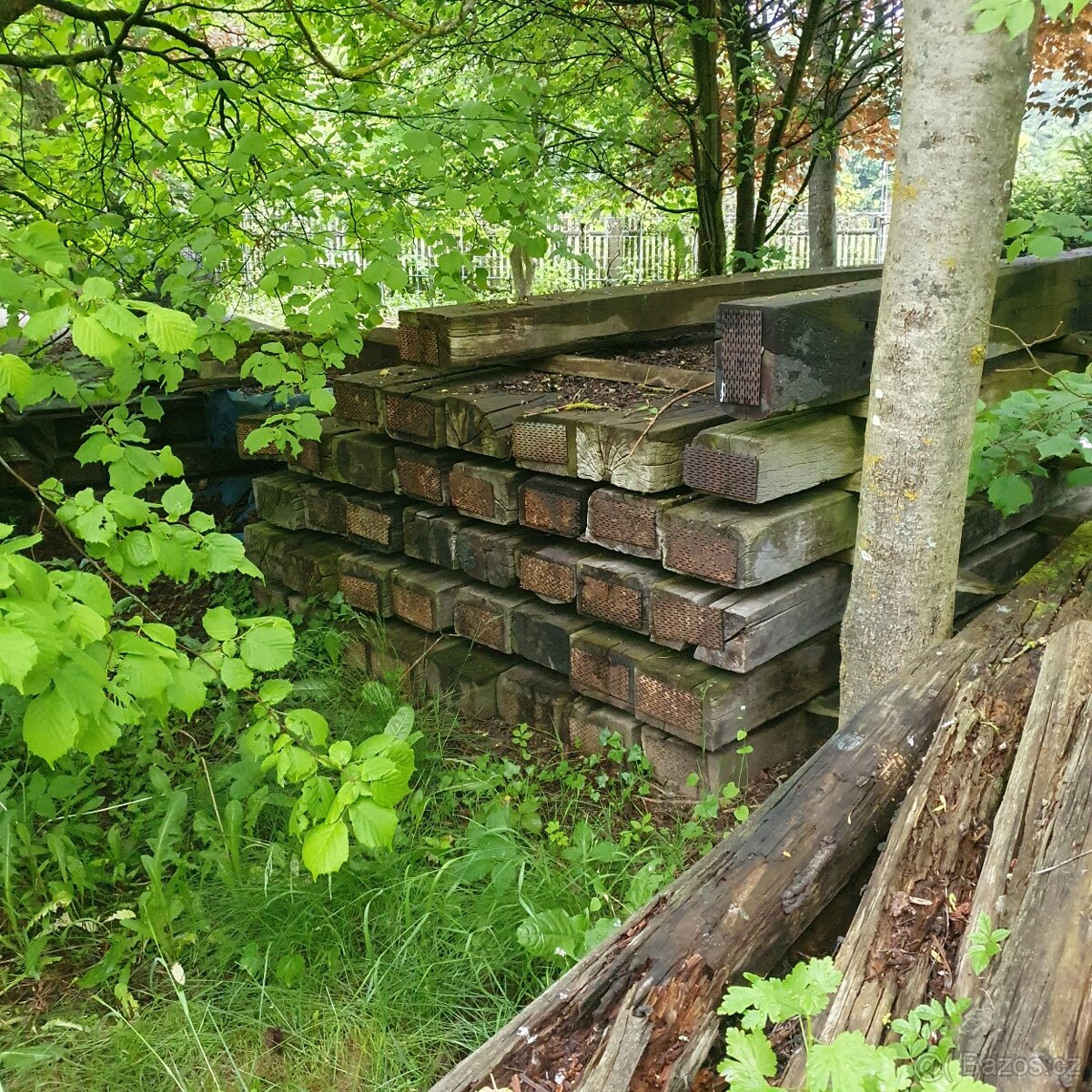 Dřevěné železniční pražce