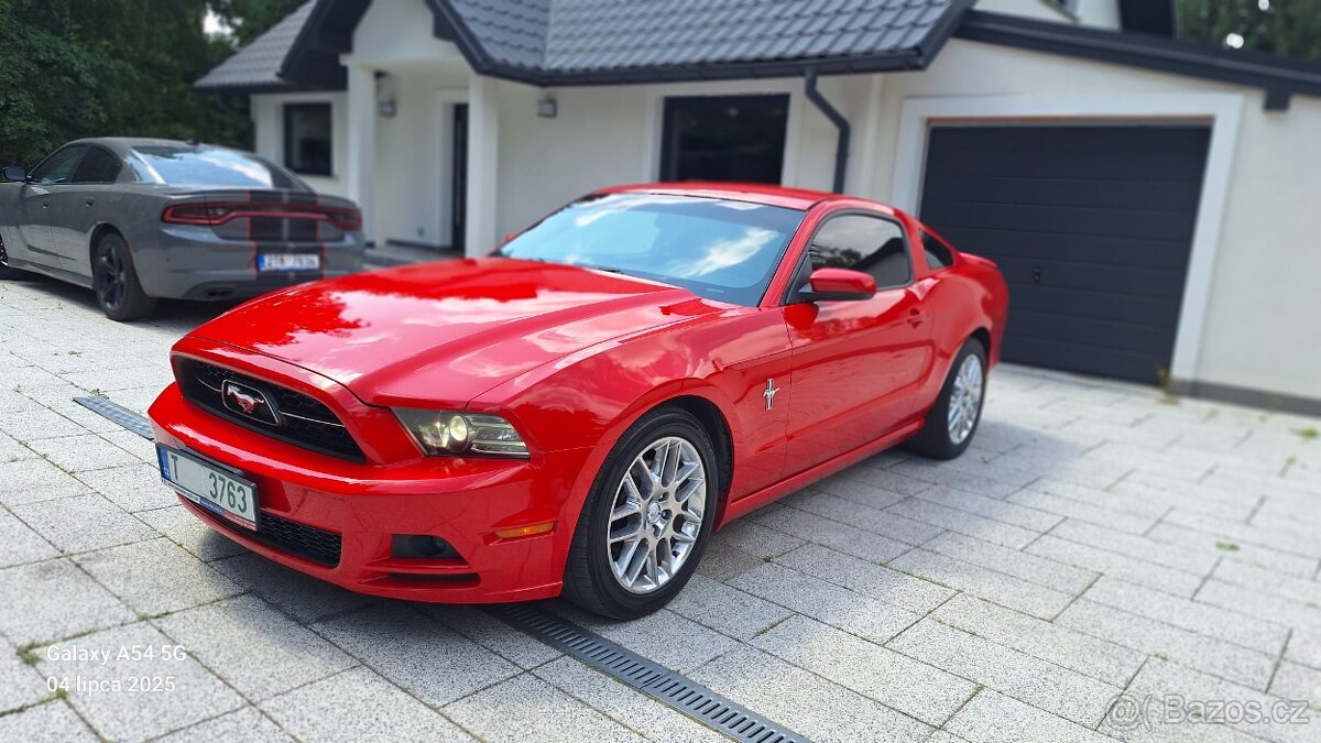 FORD MUSTANG 3.7 PREMIUM 2013