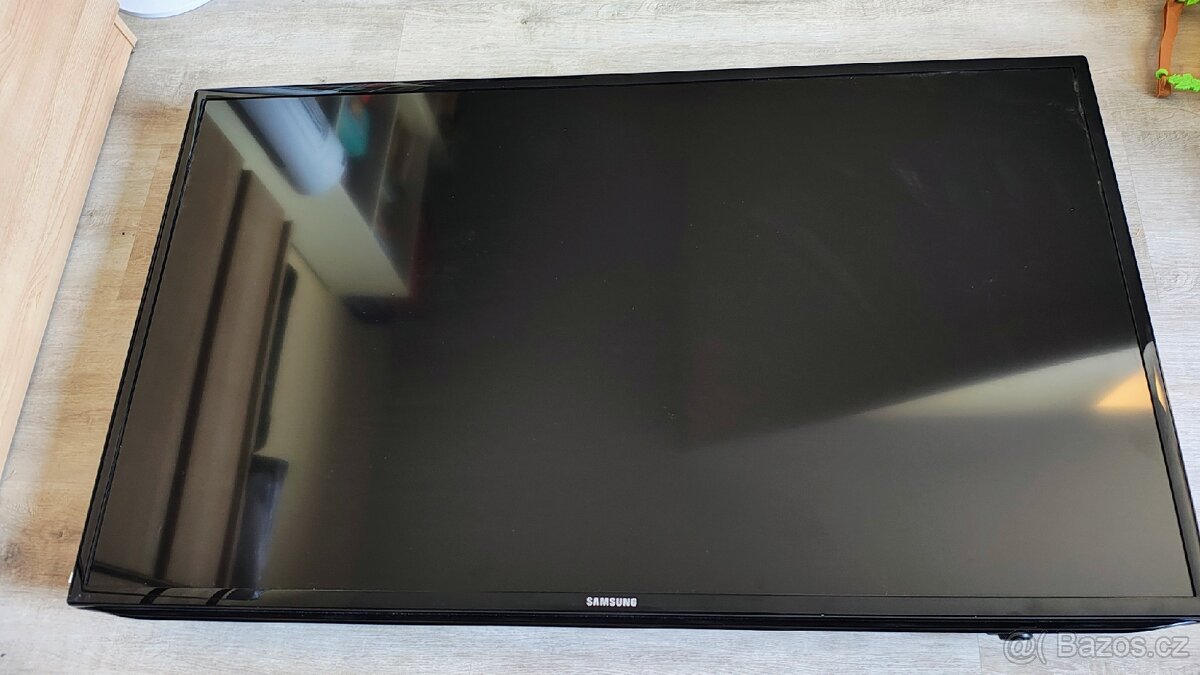 Smart TV Samsung UA-46EH5300 + SetTop Box DVBT2