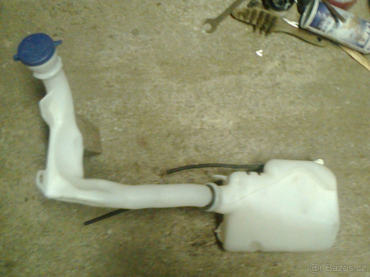 Peugeot 207,nádobka ostřikovače,motorky,vše orig,žádná Čína
