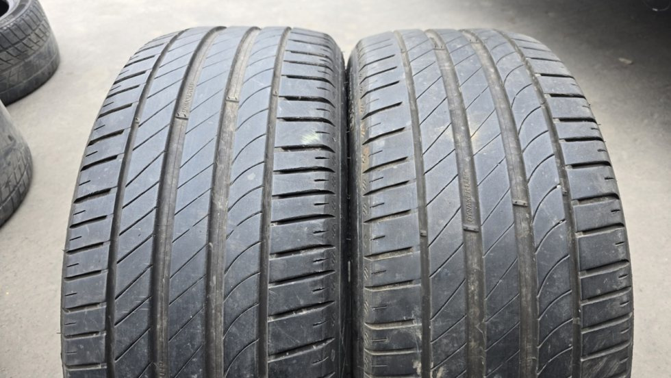 Letní pneu 235/40/19 Kleber
