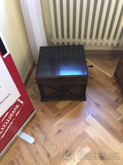 Prodam skříňový gramofon