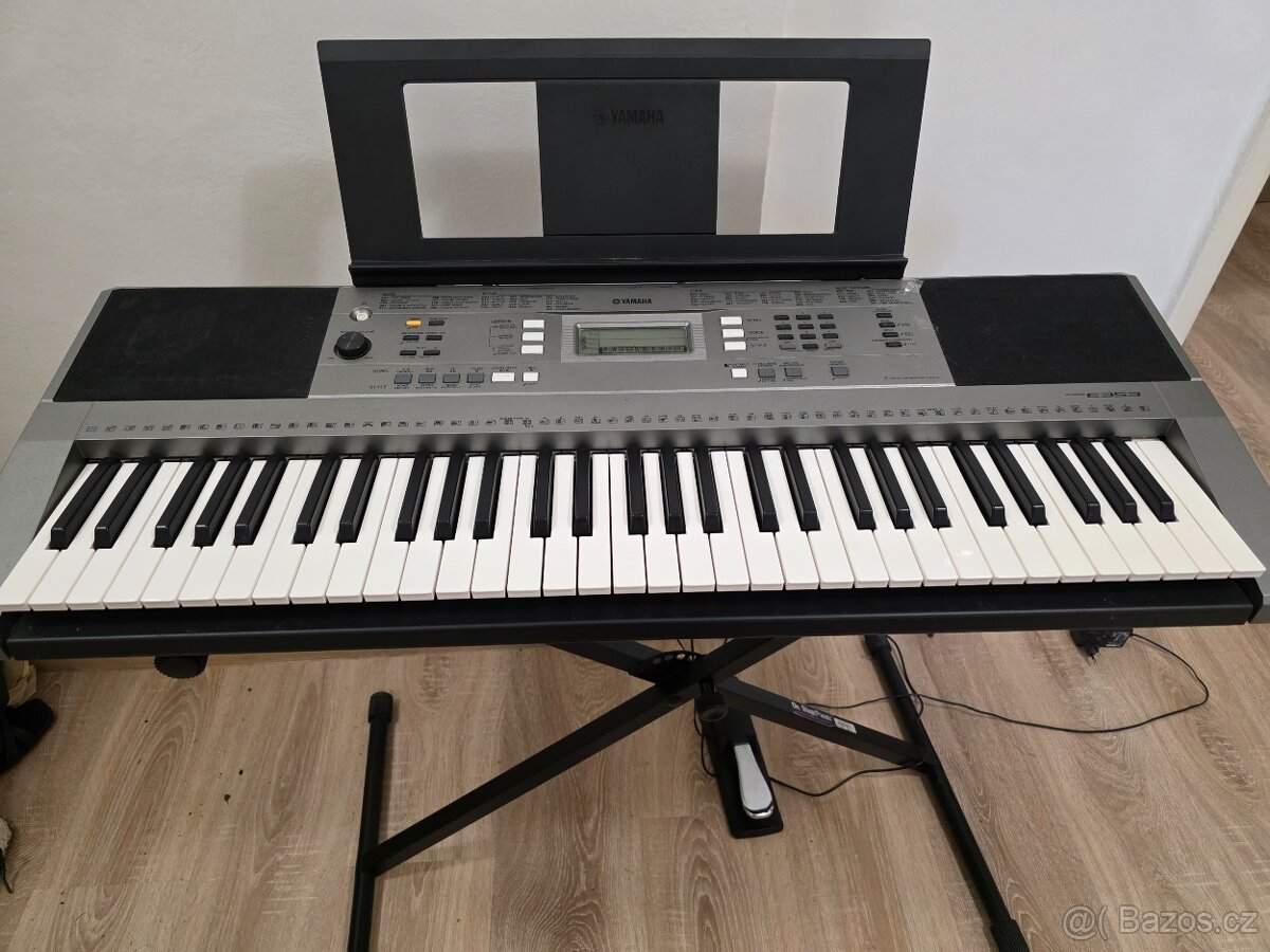 Elektrické piano Yamaha E353