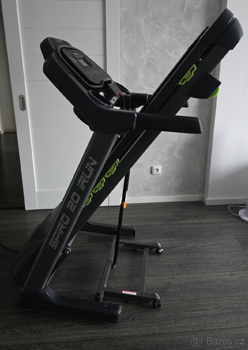 Běžecký pás HOUSEFIT SPIRO 20iRun