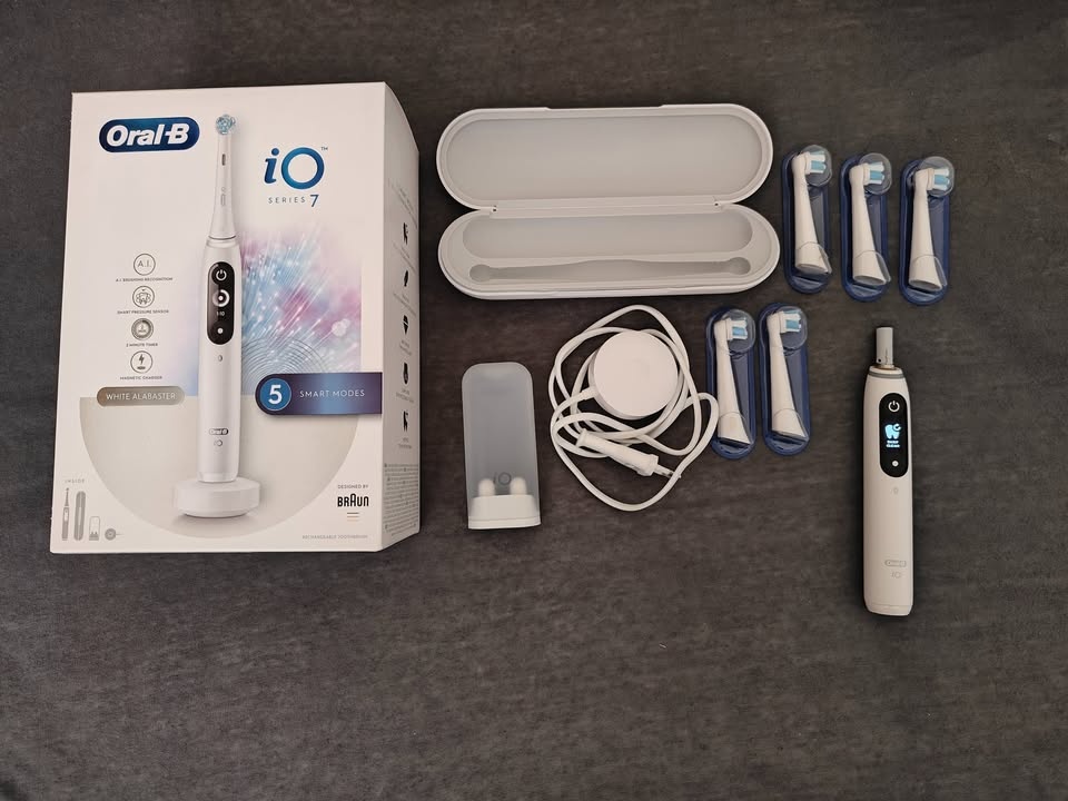 Elektrický kartáček Oral-B iO Series 7