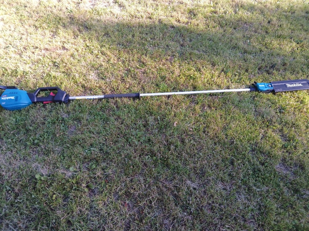 Vyvětvovací pila Makita UA003GZ 40V