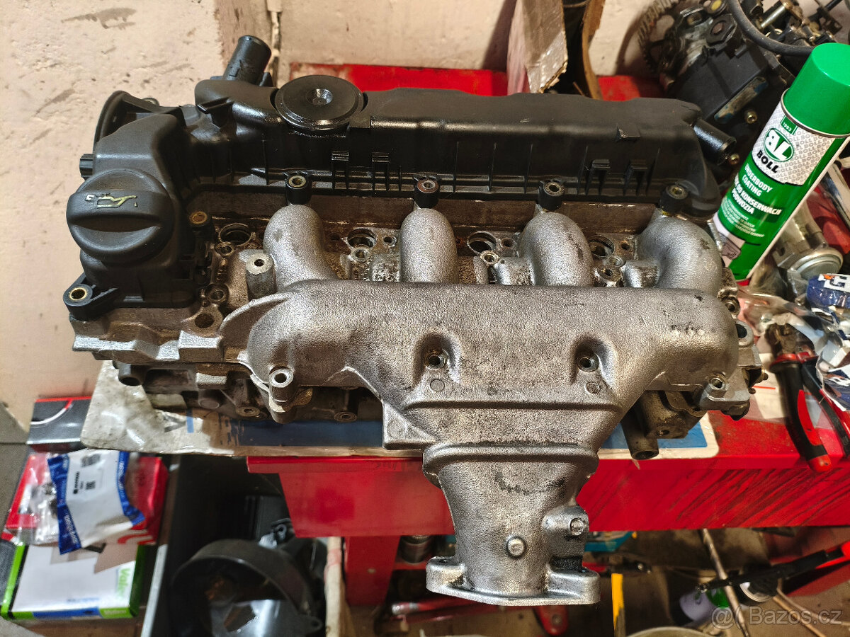Hlava motoru RHW Peugeot Citroen