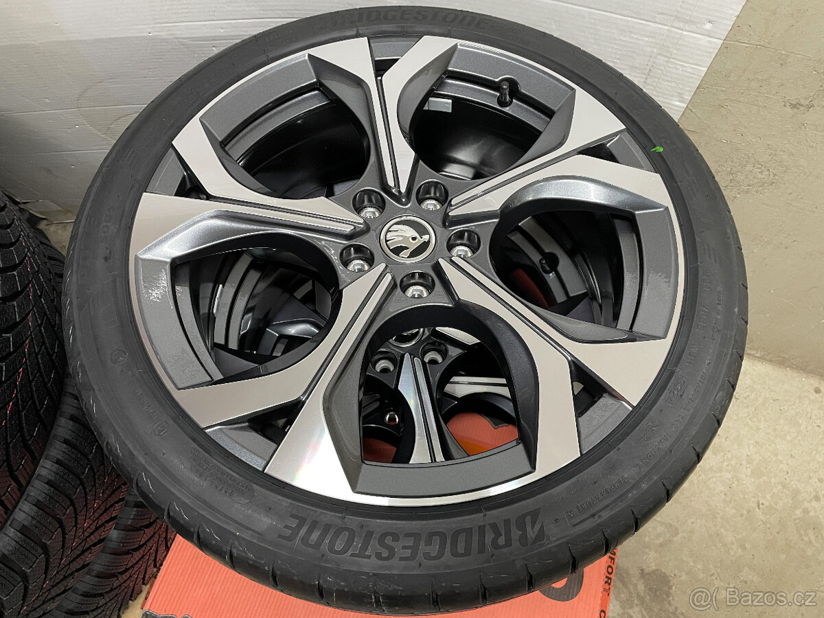 R.V 2024 NOVÁ ORIGINÁL LETNÍ SADA ŠKODA OCTAVIA IV 225/40/19