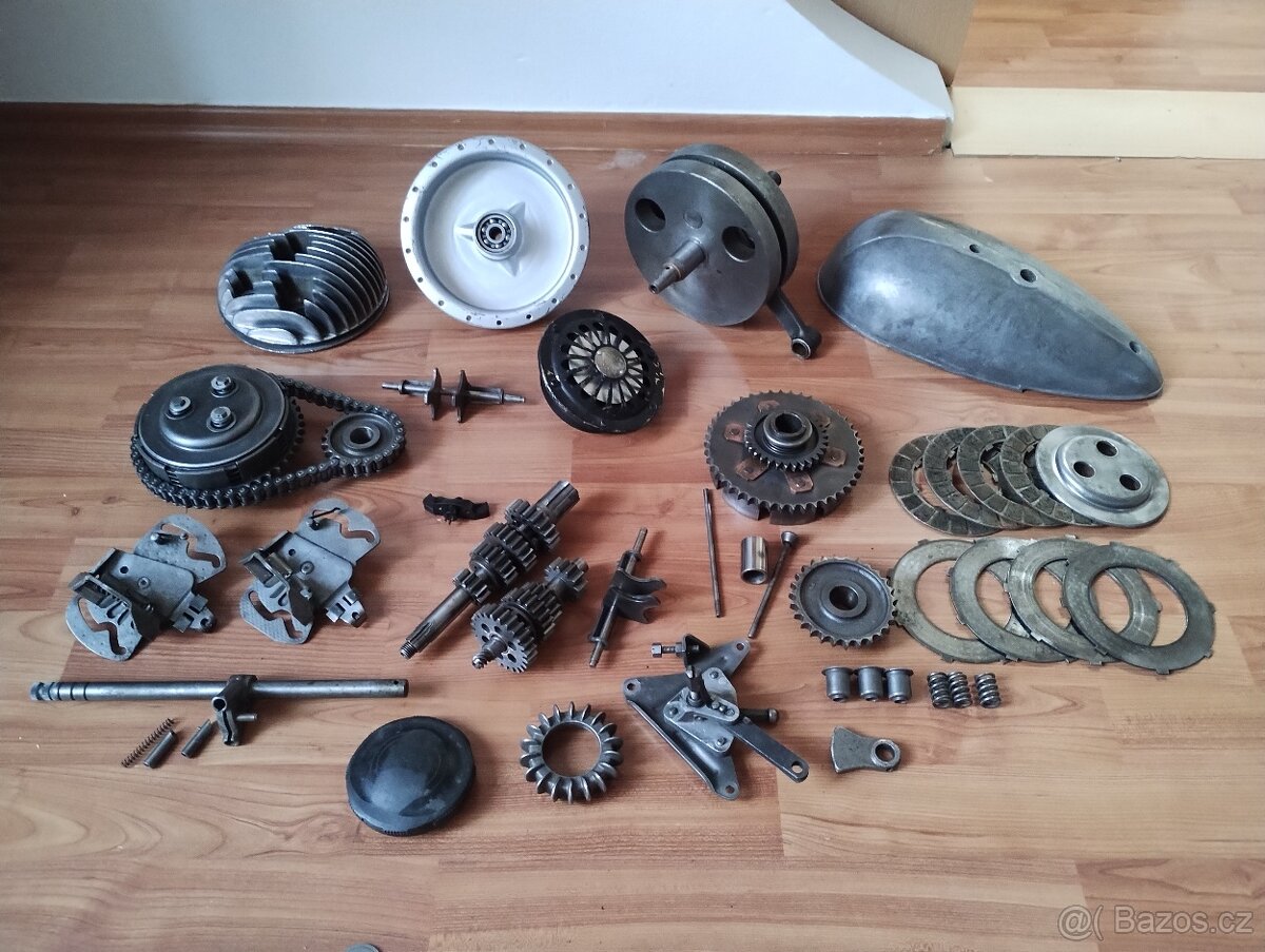 PRODÁM ORIGINÁL DÍLY MOTORU JAWA PÉRÁK 250 FJ / KOMUNISTA