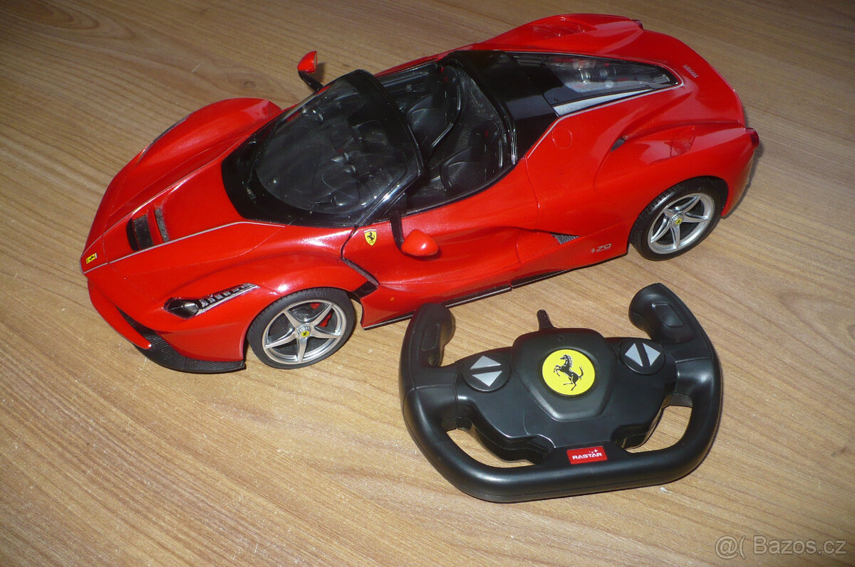 RC auto Rastar Ferrari