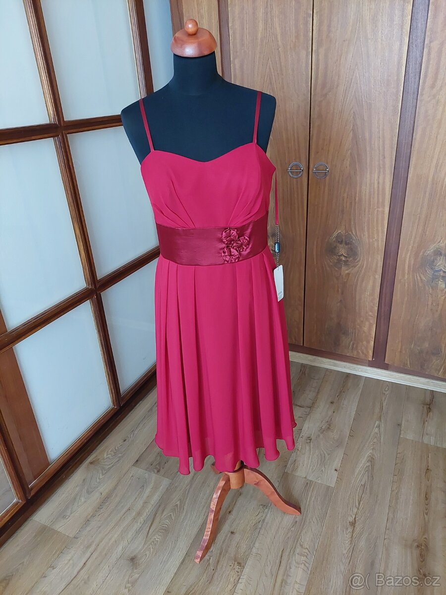 Nádherné plesové, společenské šaty