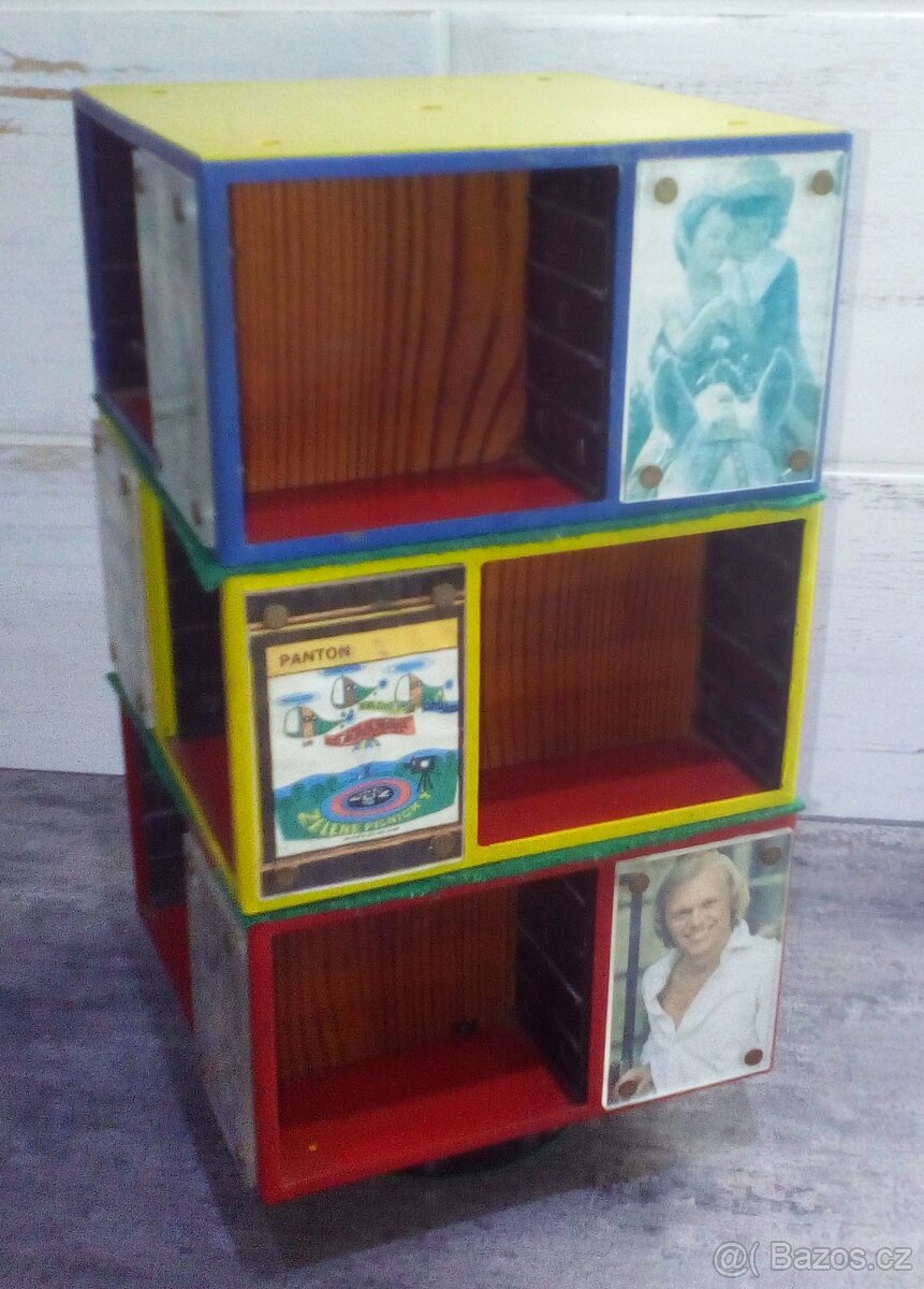 stojánek na audio kazety, otočný, rozkládací