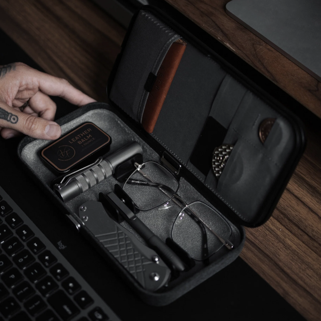 Orbitkey Nest - organizér / bezdrátová nabíječka