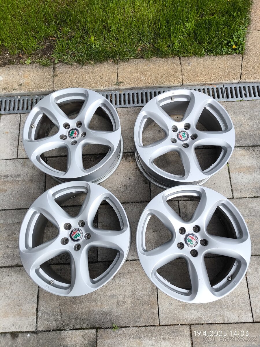 Alfa Romeo Stelvio 18"