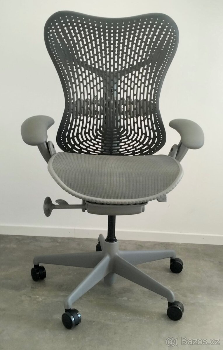 Kancelářská židle Herman Miller Mirra