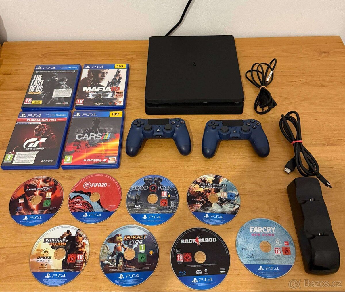 Playstation 4 slim 500GB +12xHRA+2.VOL+dokovací stanice