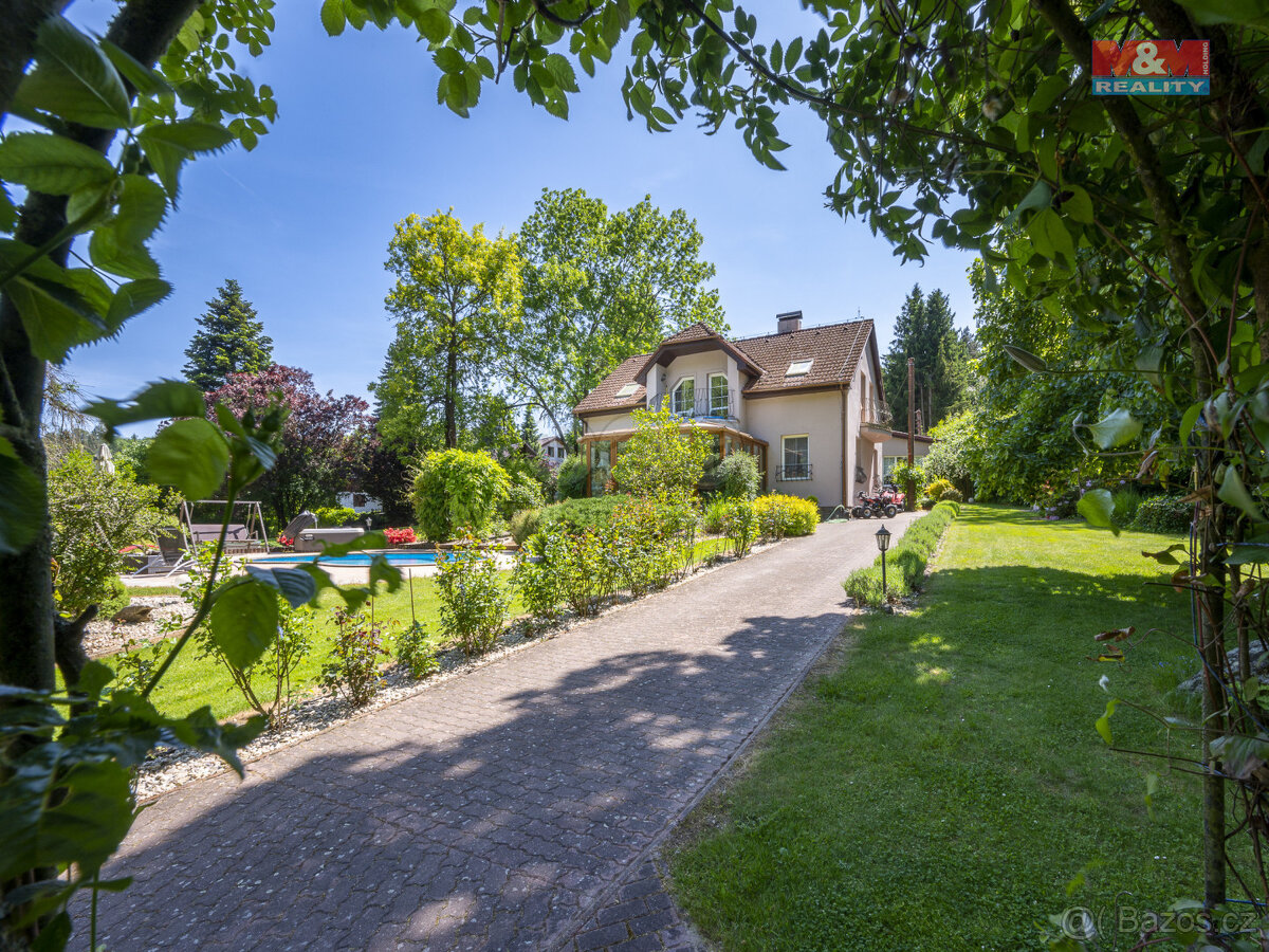 Prodej rodinného domu, 226 m², Český Šternberk