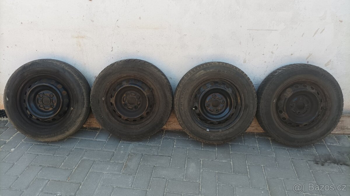 sada disků na TOYOTA Yaris