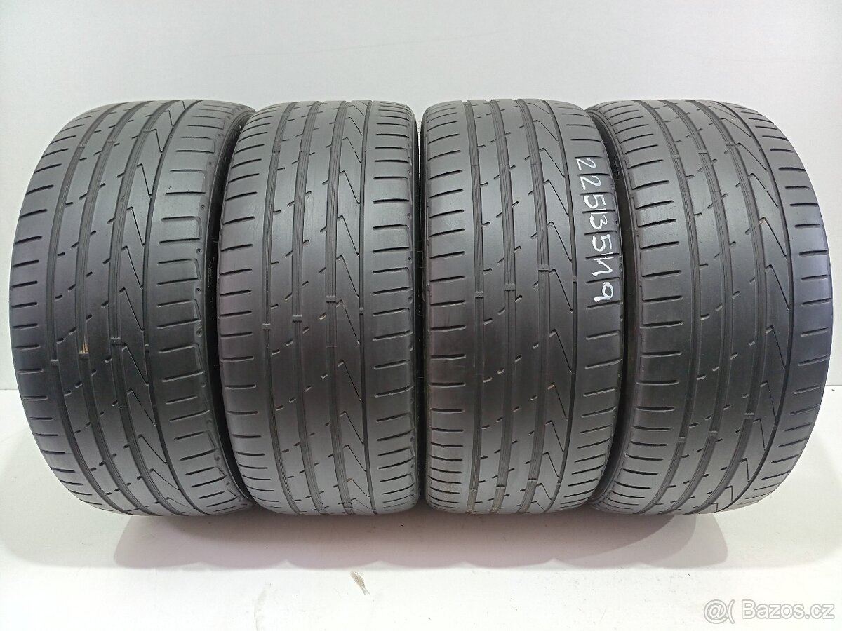 Letní pneu 225/35/19 Hankook
