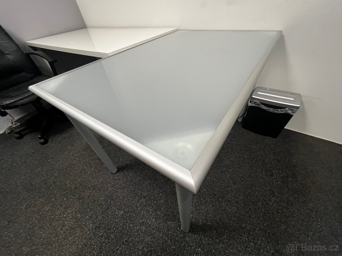 Stůl IKEA