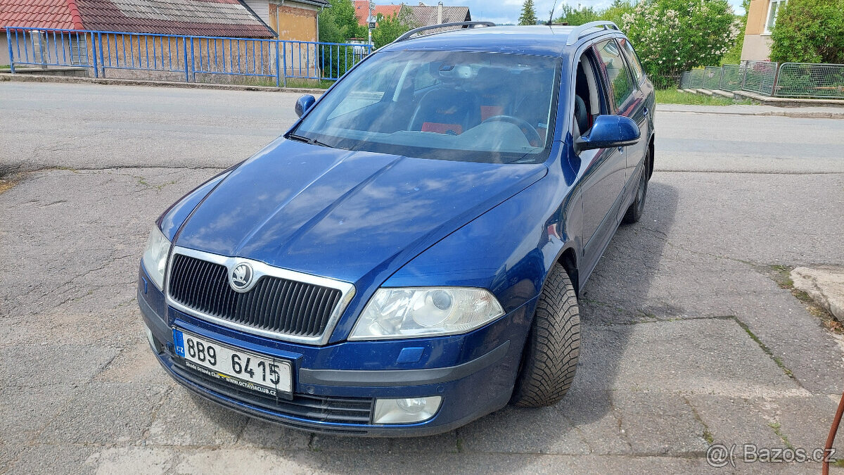 Škoda Octavia Combi II 2.0 TDI – bohatá výbava, nepojízdné