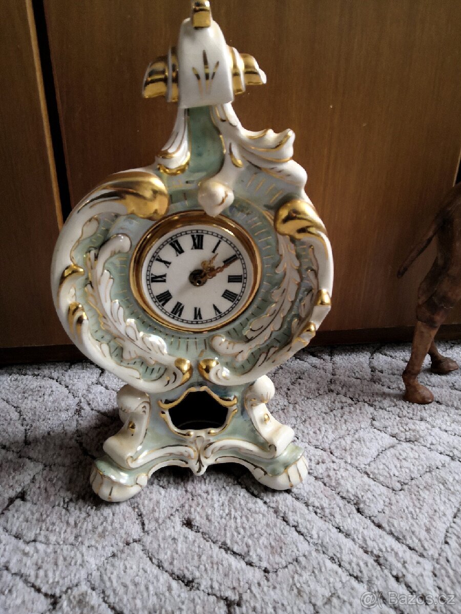 HODINY PORCELÁNOVÉ