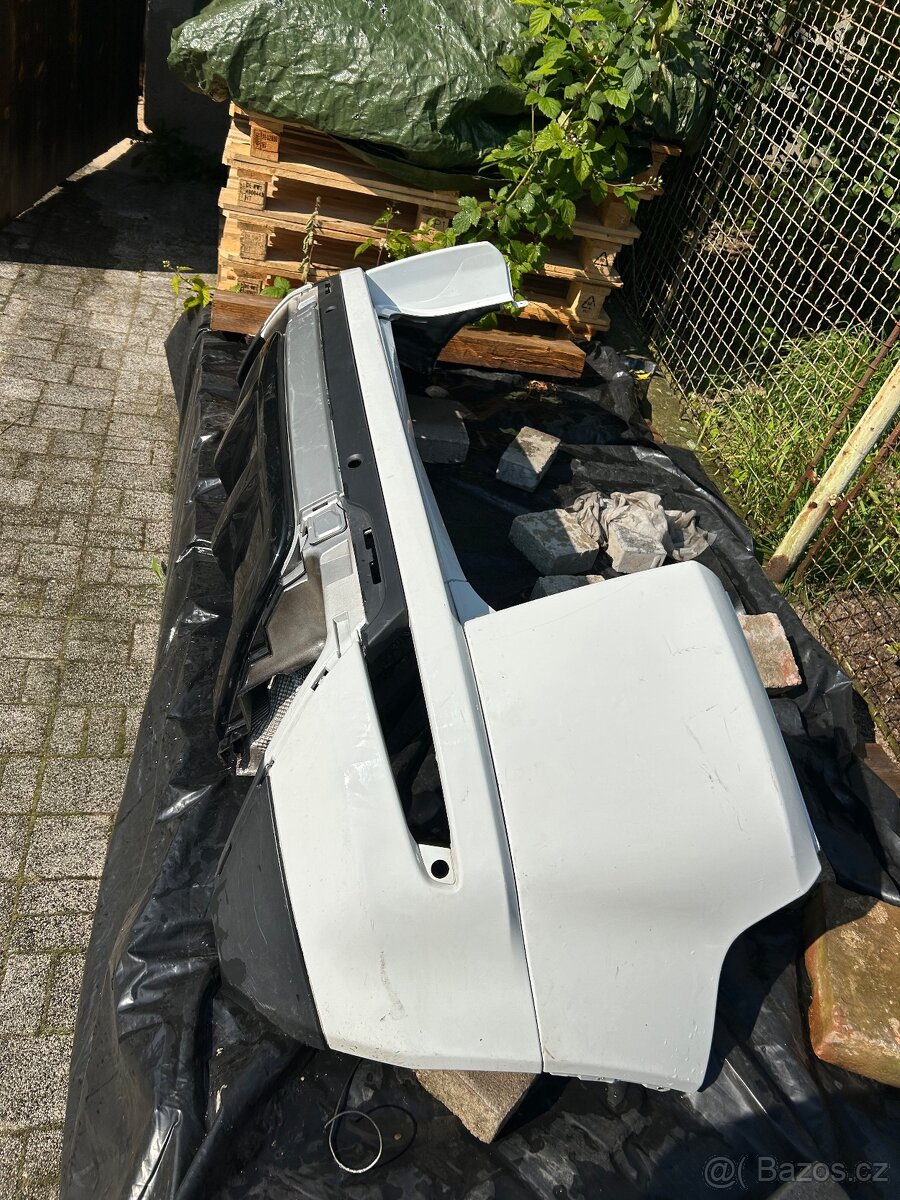 Nárazník range rover evoque