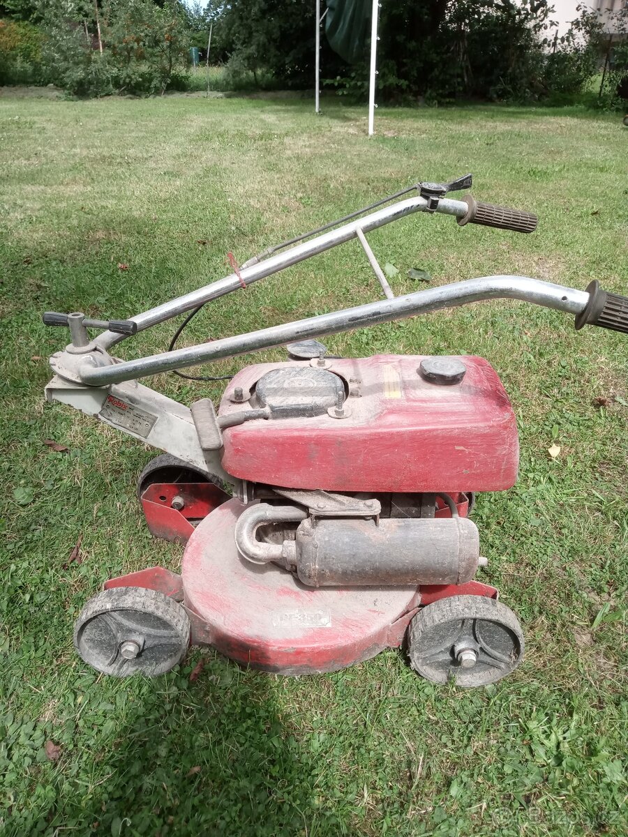 Robi 55, Vari
