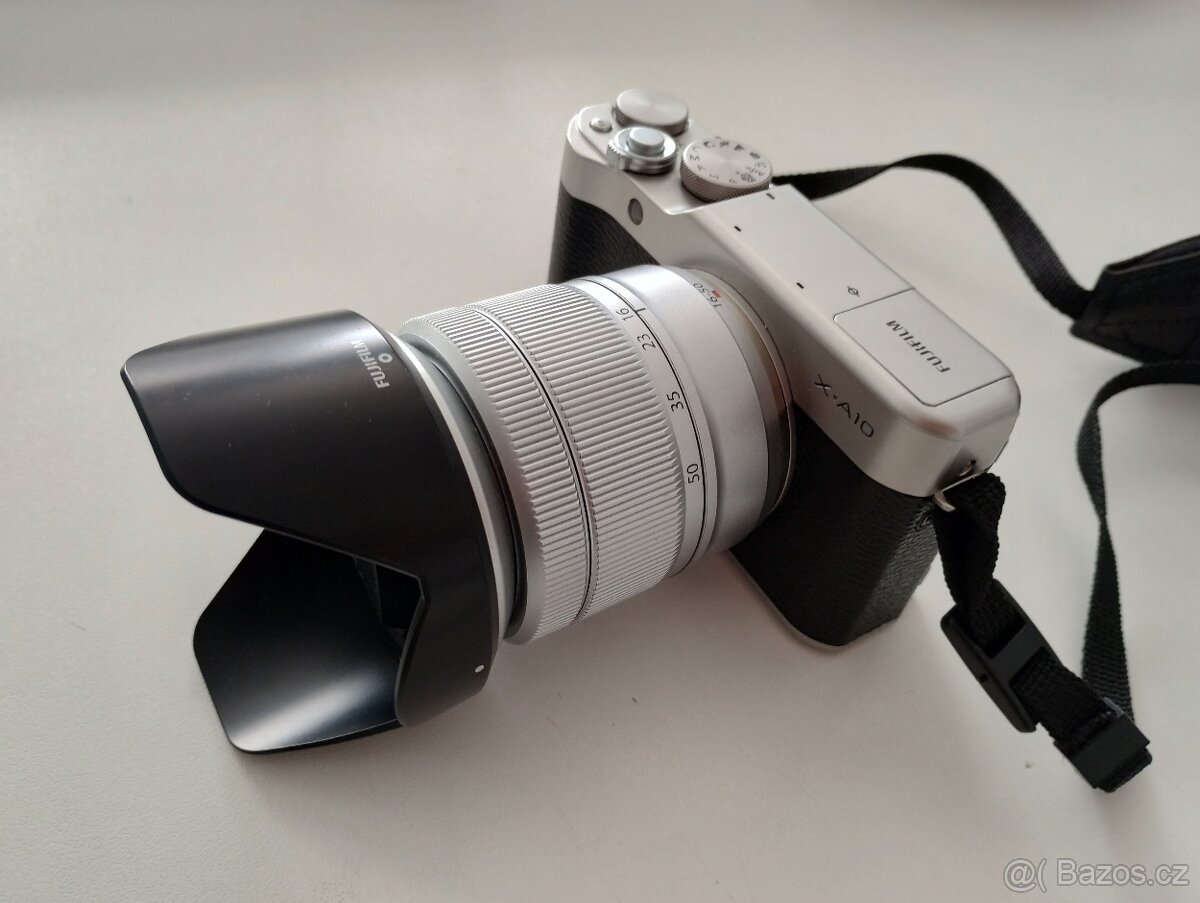 Fotoaparát FUJIFILM X-A10 stříbrný + XC 16-50 mm