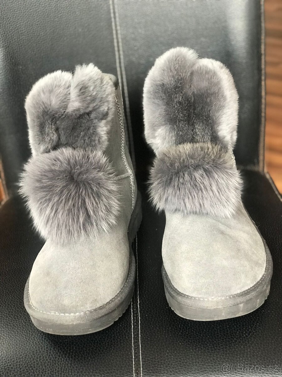 UGG