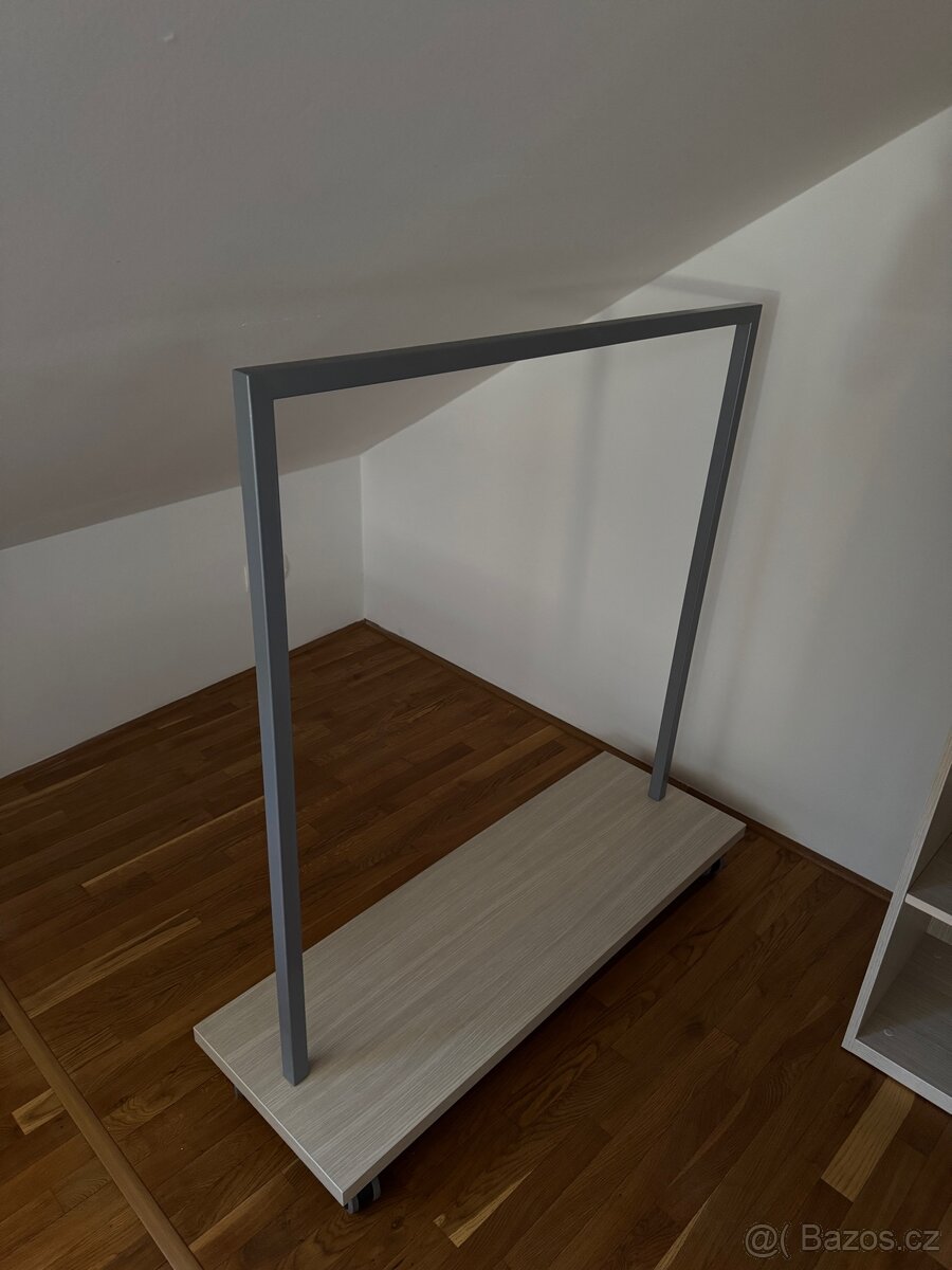 Věšák