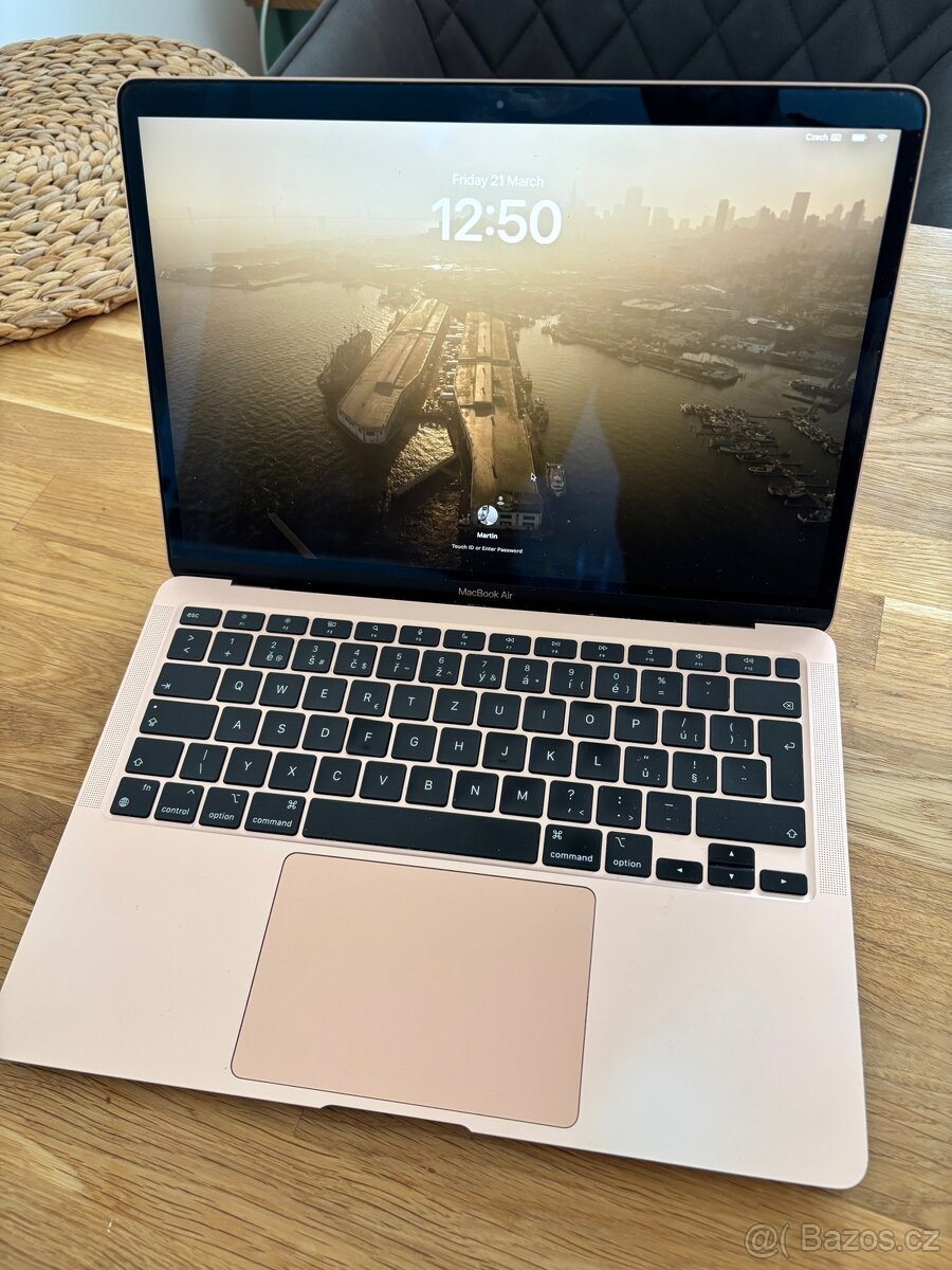 Apple Macbook Air M1 8GB RAM 256 GB použitý
