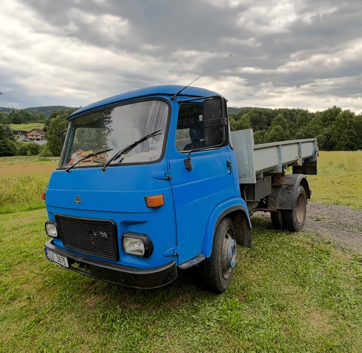 AVIA 30 SKLÁPĚČ