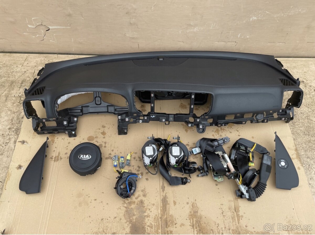 Kia Sportage IV lift přístrojová deska