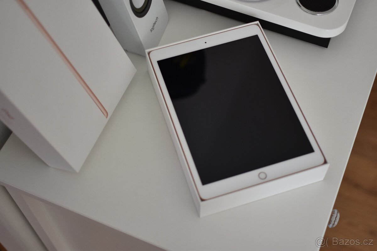Apple iPad 8 - 2020 – 32 GB - super stav