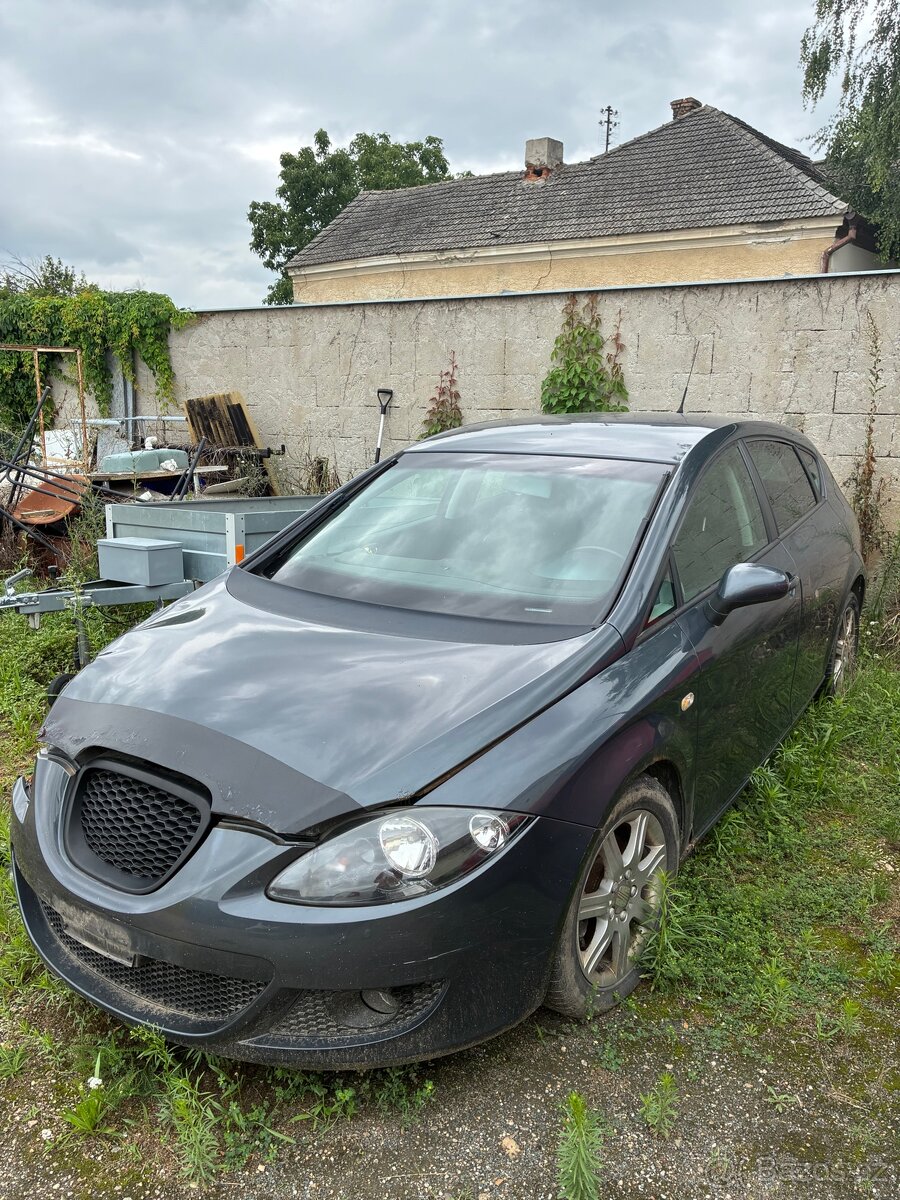 Seat leon na opravu nebo na díly