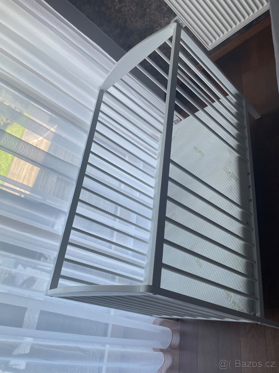 Postýlka Ikea