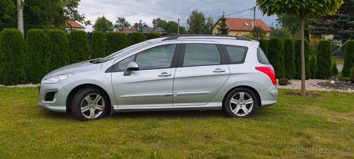 Peugeot 308 koupeno nové v ČR 1 MAJITEL