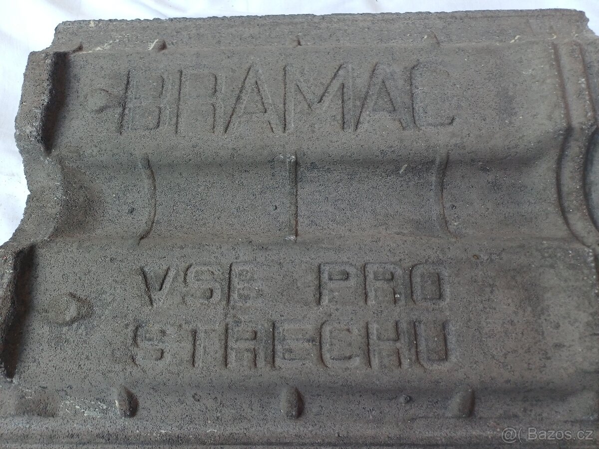 Střešní tašky betonové Bramac černá