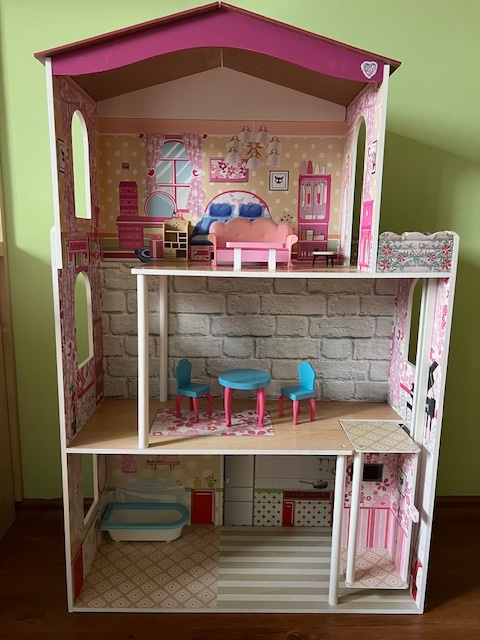 Domeček pro panenky