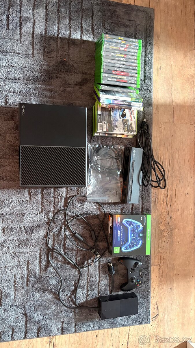 Xbox One 500g + hry + Kinect senzor + Xbox sluchátko