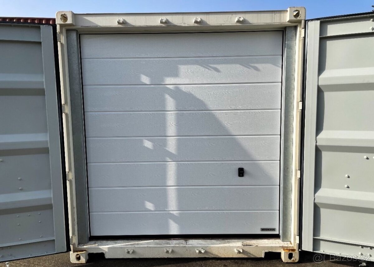 Sekční vrata Hörmann pro lodní kontejner