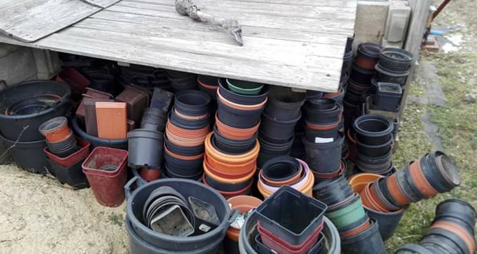 Květináče - různé velikosti a barvy