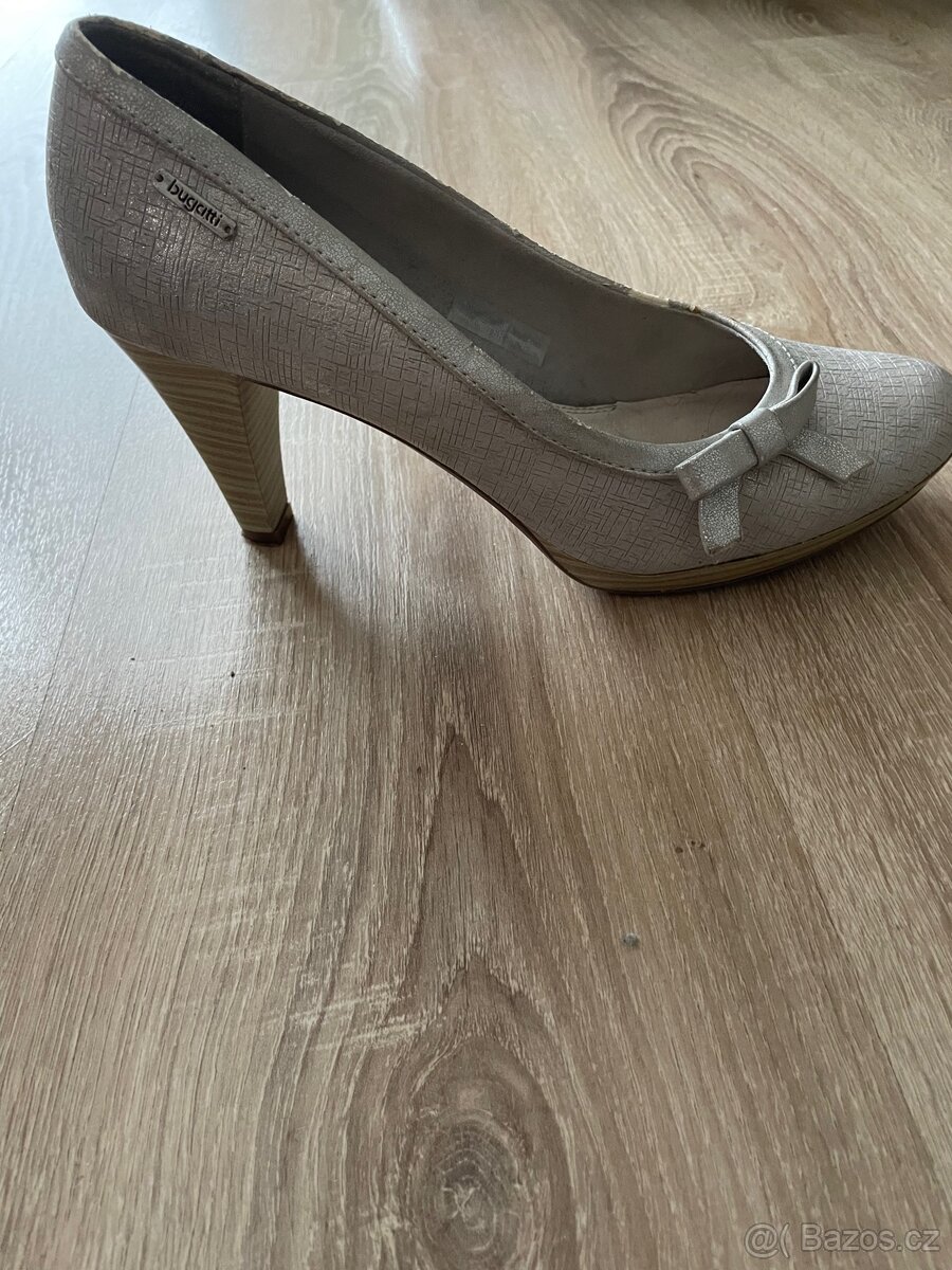 Lodičky Bugatti světle šedostříbrné (41)