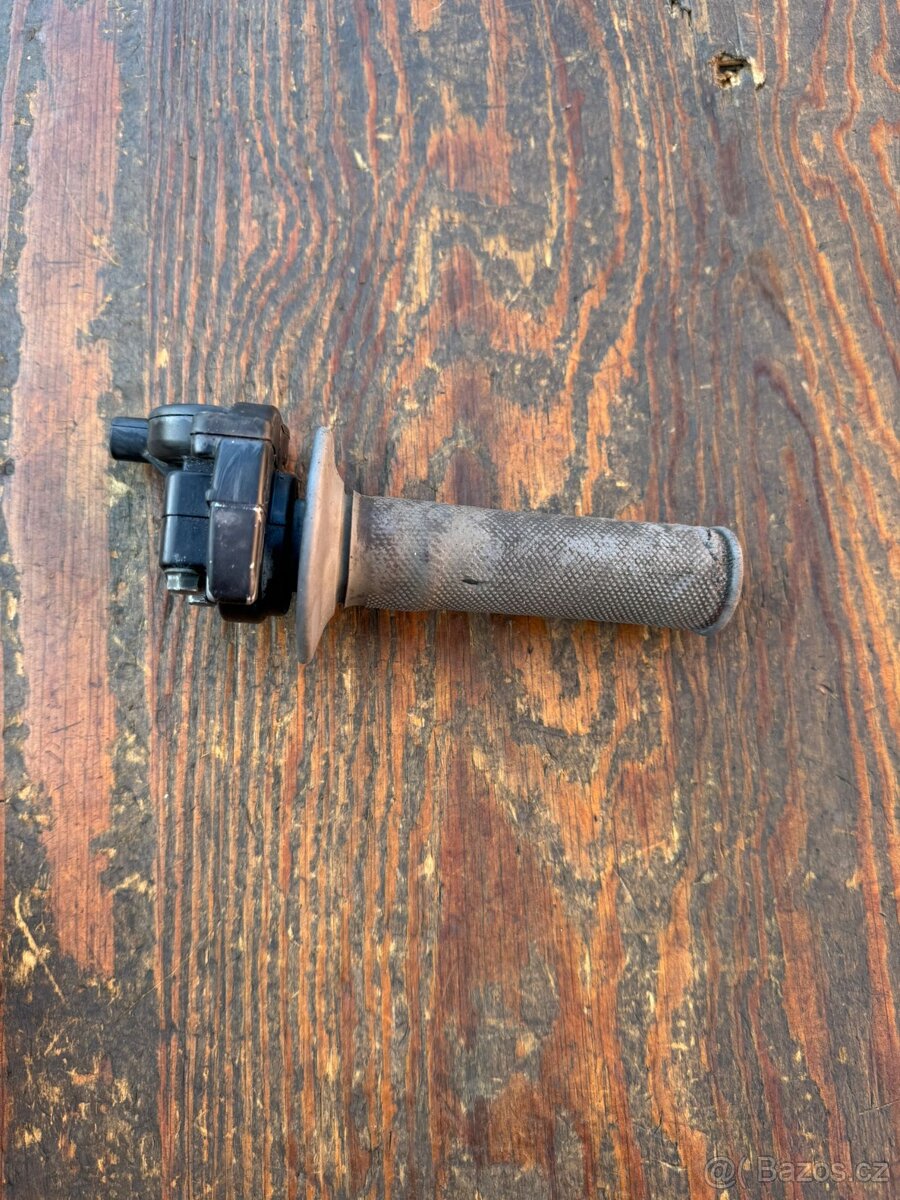 Plynová rukojeť rolgaz 2T Suzuki Kawasaki KTM Honda Yamaha S