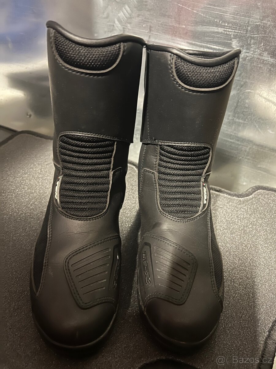 4. Moto boty TCX EXPLORER EVO GTX černé 39