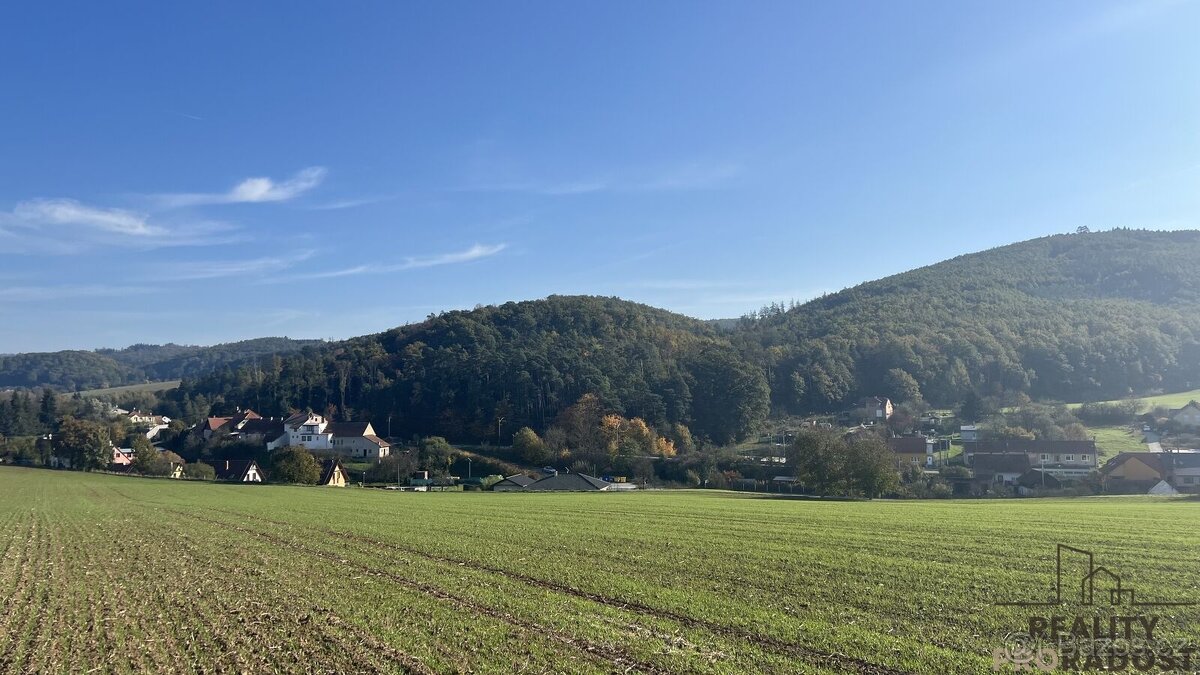 Prodej investičního pozemku 2 721 m² – Lažany, okres Blansko