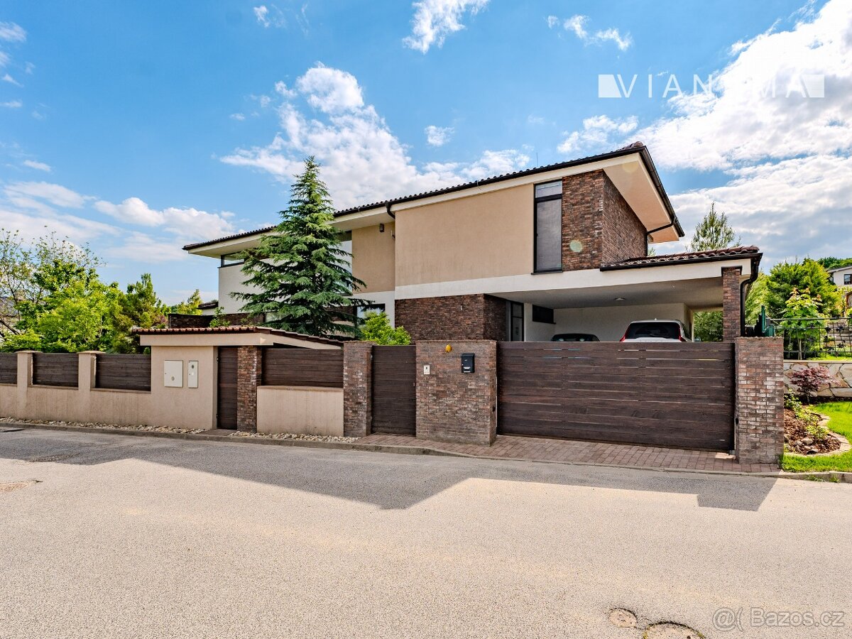 Na prodej 6-pokojový dům s bazénem, ​​Limbach